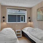 Beautiful In Vaeggerlose With Sauna Feriehus Bøtø By