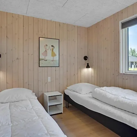 Ferienhaus Beautiful In Vaeggerlose With Sauna *