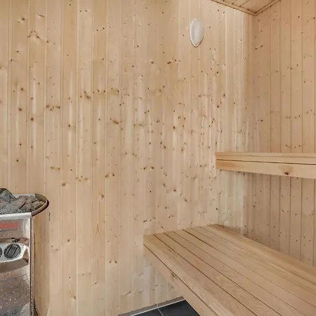 Ferienhaus Beautiful In Vaeggerlose With Sauna